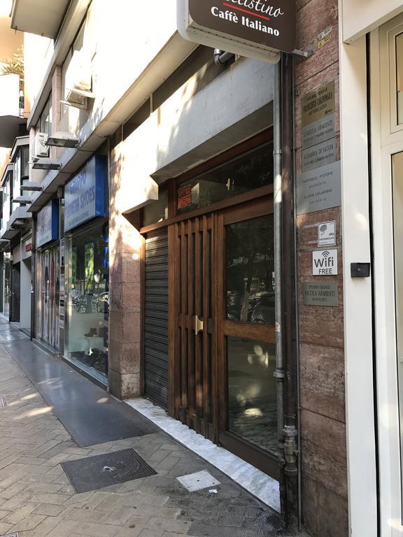 Cavour 124 -guest-room- Couette-café Bari