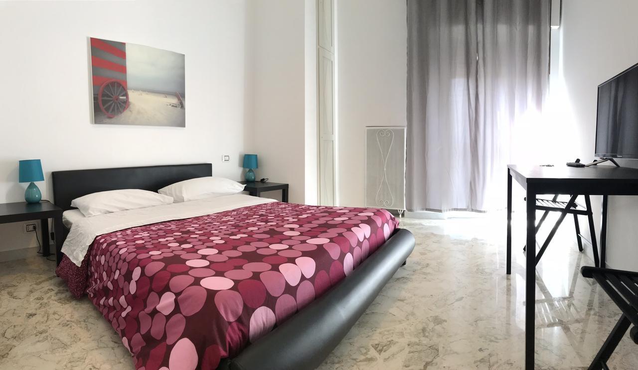 Cavour 124 -guest-room- Couette-café 2*