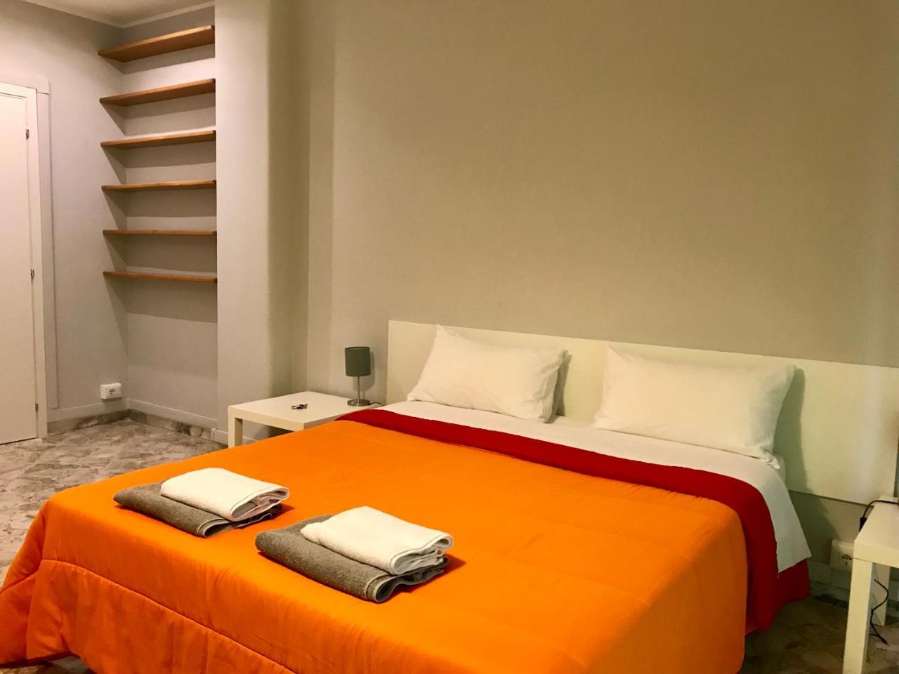 Couette-café Cavour 124 -guest-room- Bari