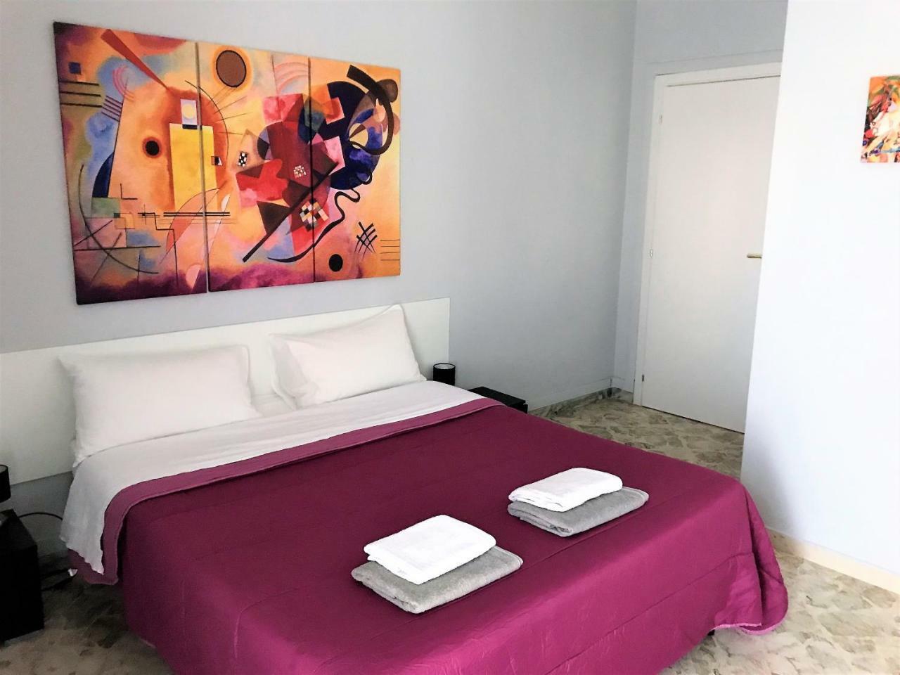 Cavour 124 -guest-room- Couette-café