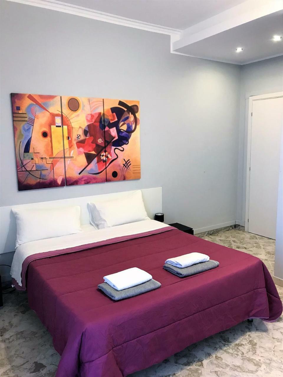 Cavour 124 -guest-room- Couette-café 2*